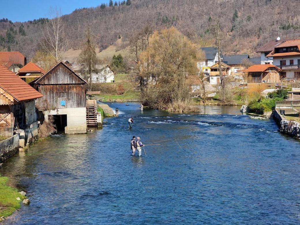 Krka River Lodge Znojile pri Krki Bagian luar foto