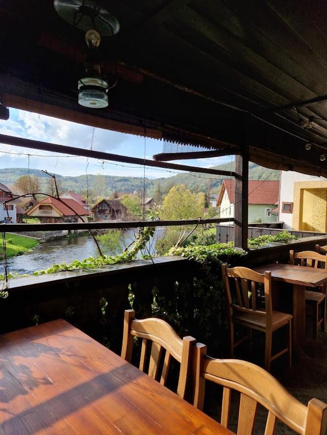 Krka River Lodge Znojile pri Krki Bagian luar foto